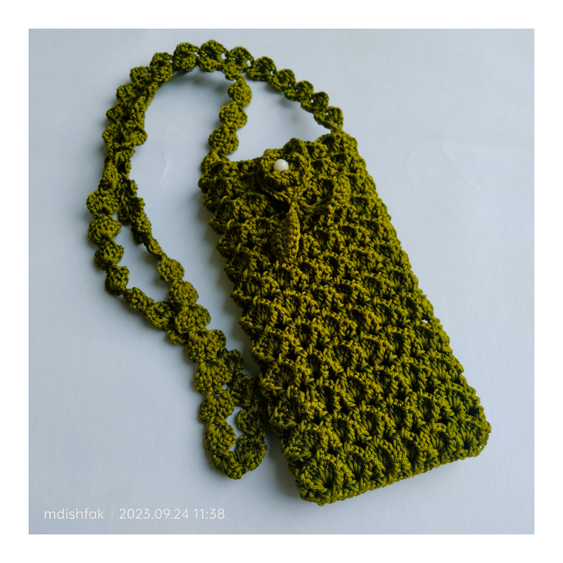 Crochet Mobile Pouch Mossy green colour